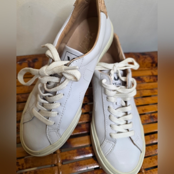 Veja White Leather Women Sneakers Size 5 - Picture 4 of 7